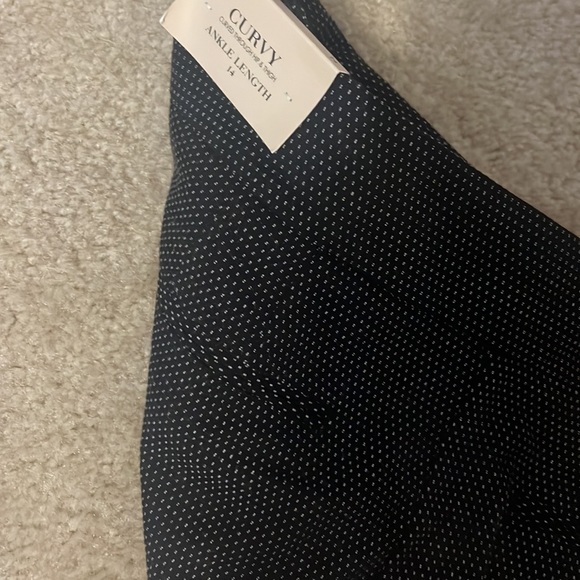 Curvy ankle length pants black with tiny white polka dots - Picture 3 of 3